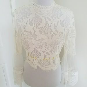 🌺 Fashion Nova lace crop top NWOT